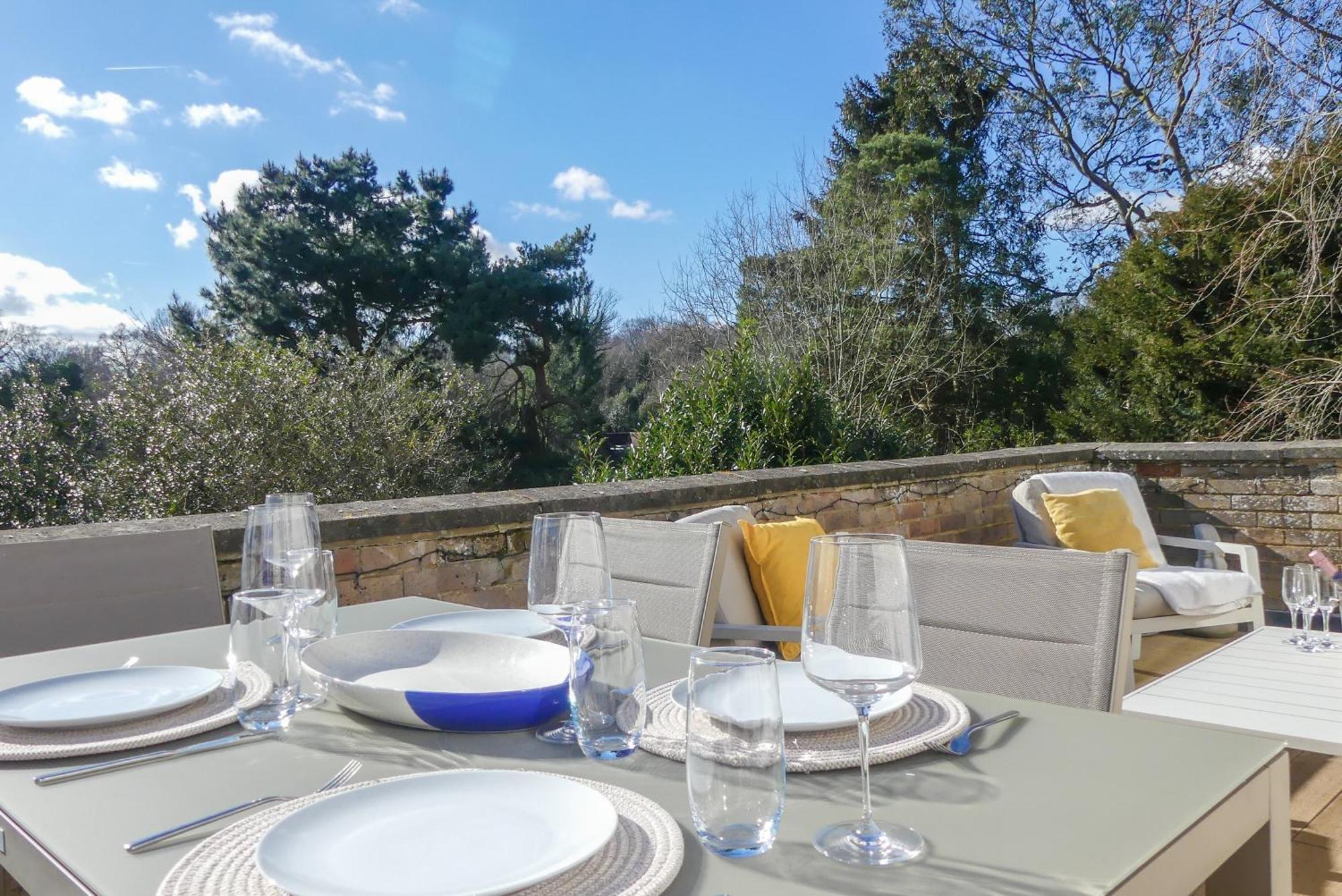 Luxury Penthouse W Balcony - 2X Free Parking Apartment Royal Tunbridge Wells Bagian luar foto