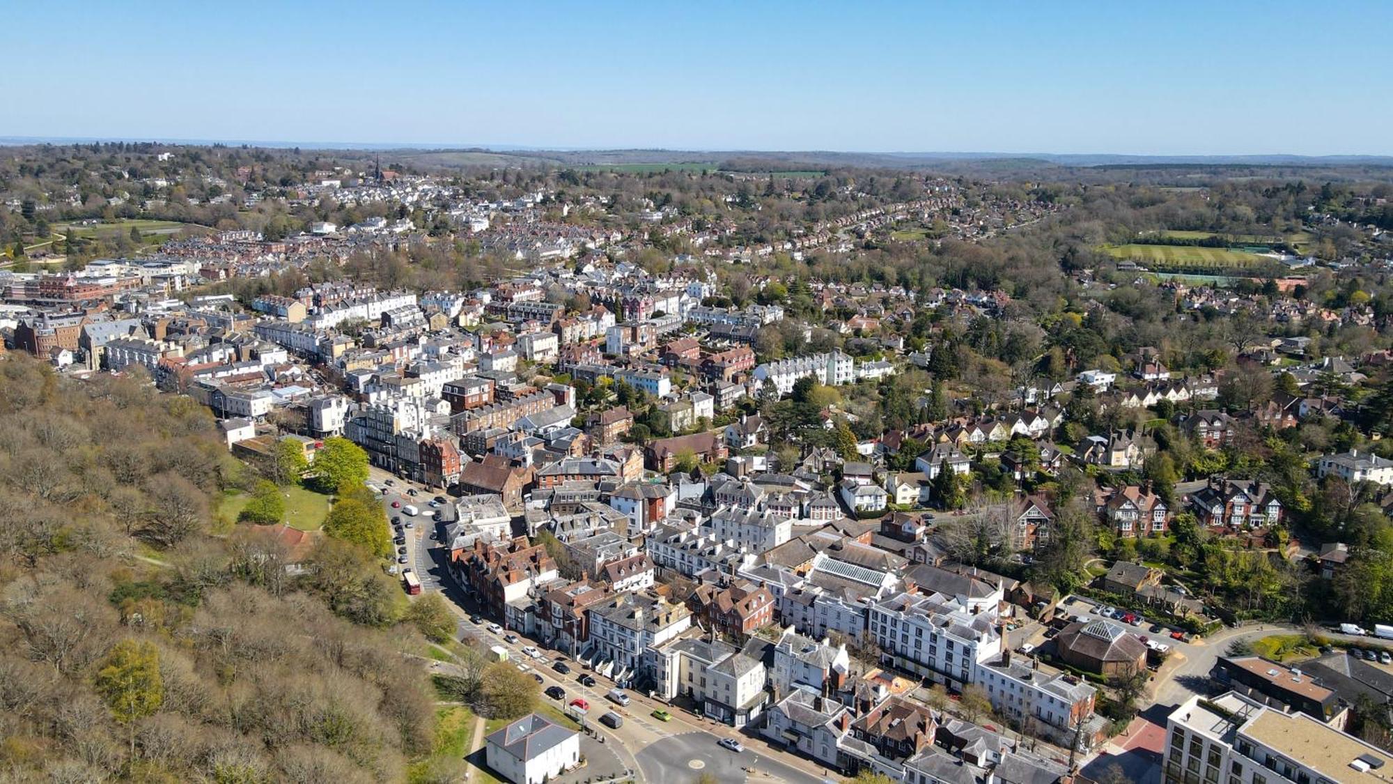 Luxury Penthouse W Balcony - 2X Free Parking Apartment Royal Tunbridge Wells Bagian luar foto